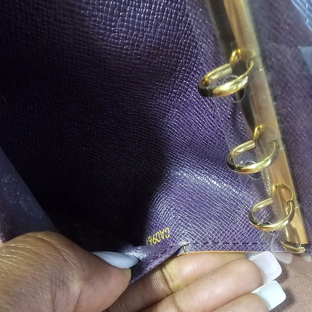 LOUIS VUITTON YELLOW EPI AGENDA - Picture 4 of 10